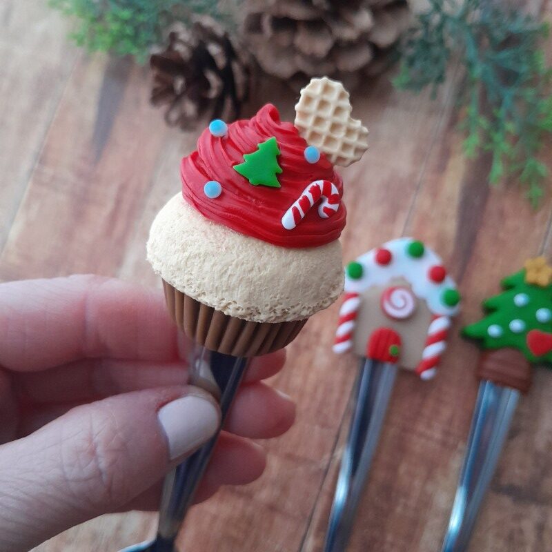 Colher de sobremesa decorada